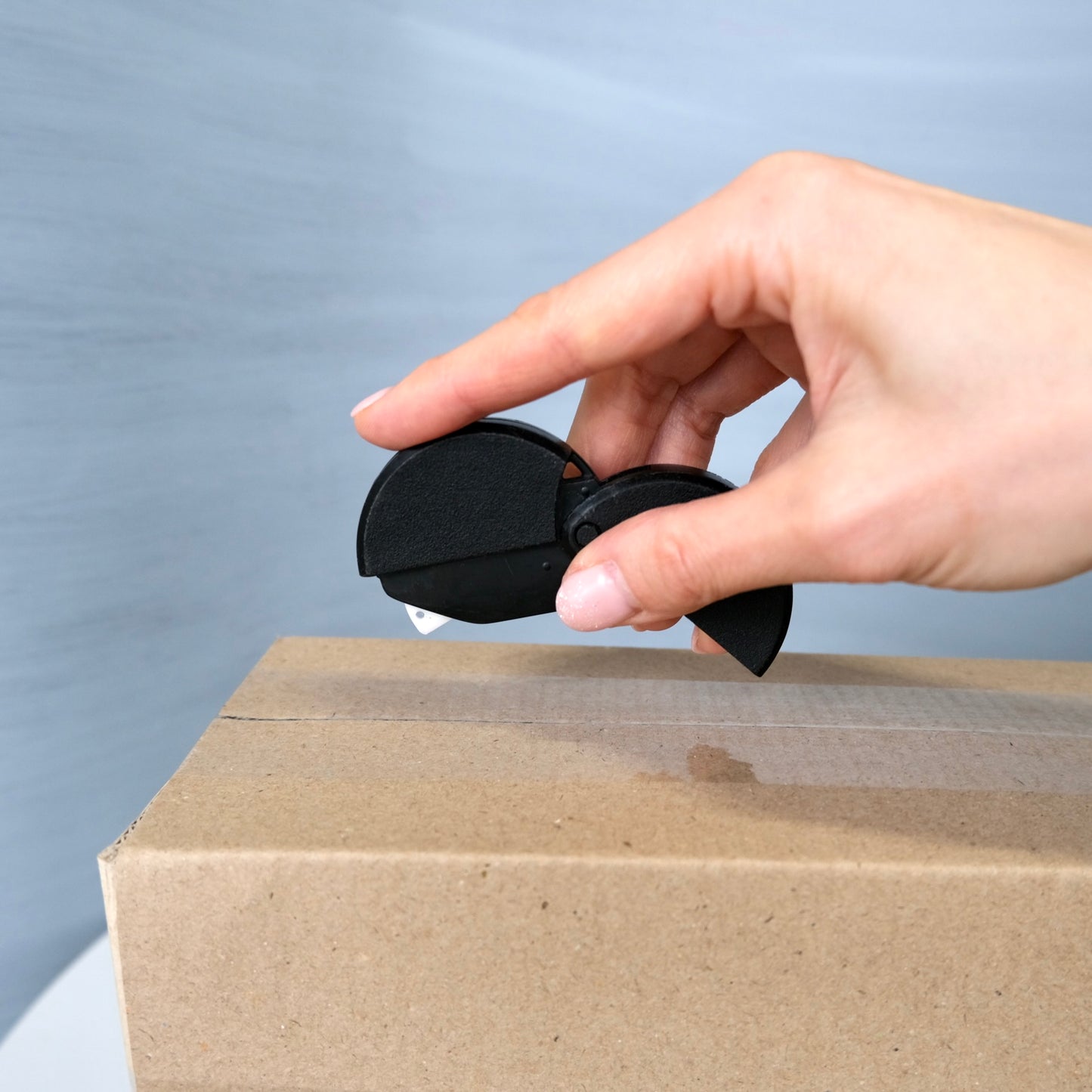 Compact BOX OPENER - Black | 宅急便オープナー 黒