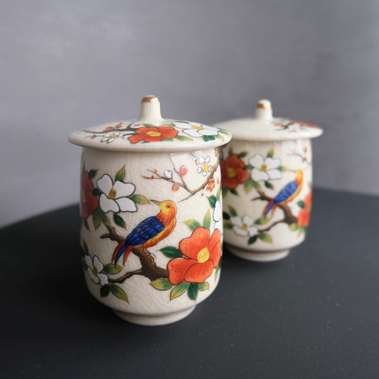 Vintage KUTANI ware TEA CUPS with lids (set of 2, Box) |  湯呑み(箱入り大小セット)