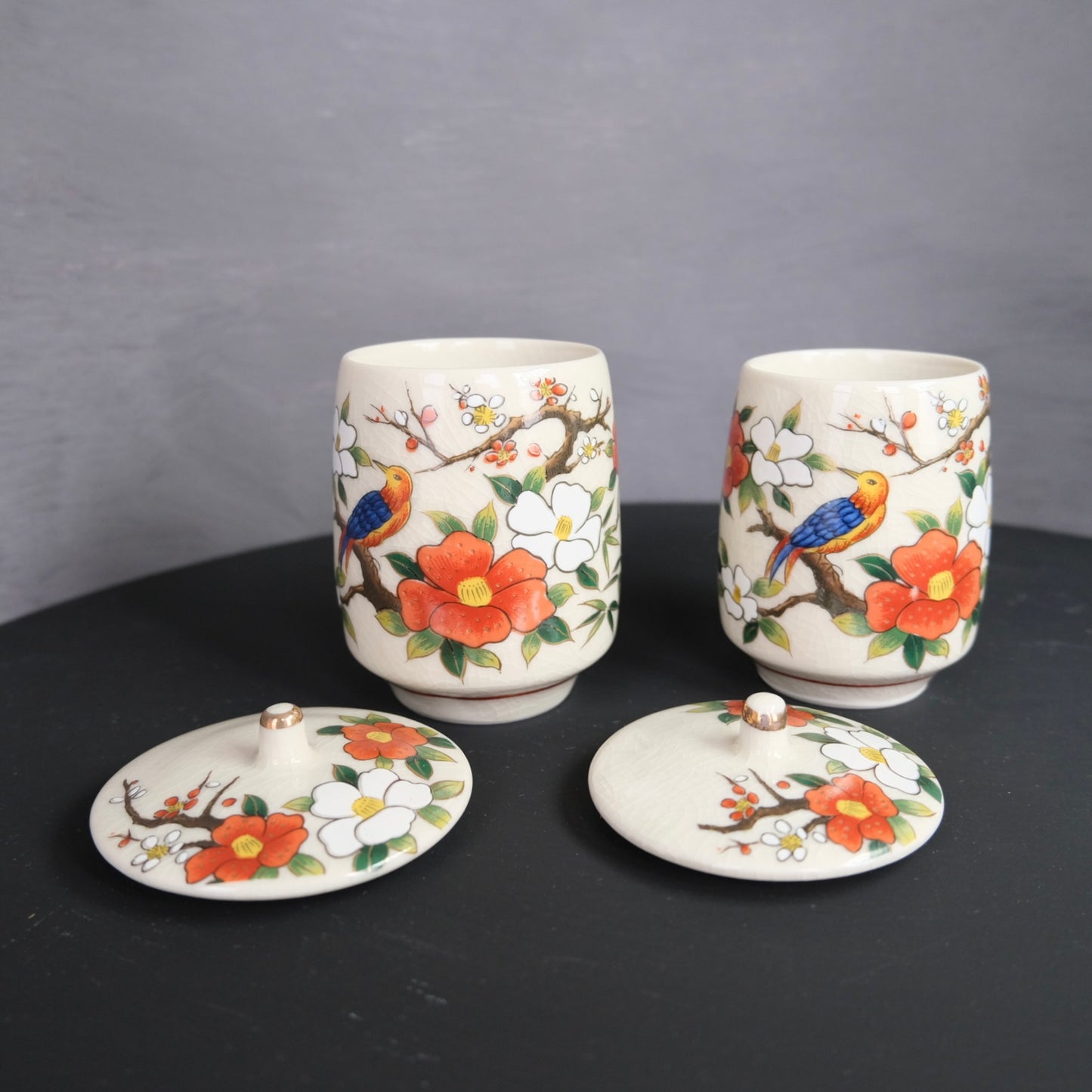 Vintage KUTANI ware TEA CUPS with lids (set of 2, Box) | 湯呑み(箱入り大小セット)