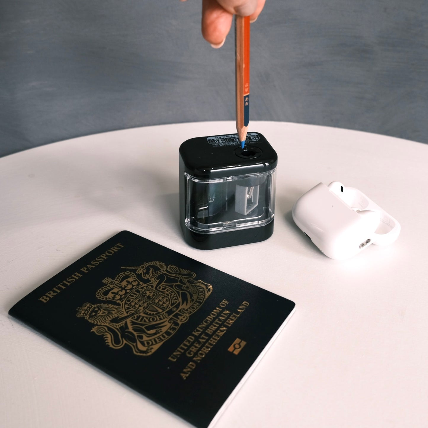 Electric PENCIL SHARPENER | 小さな電動えんぴつ削り